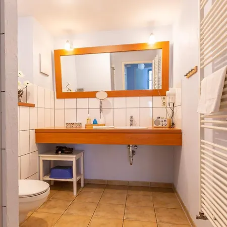 Strandhaus - 1 Lägenhet Wustrow (Fischland)