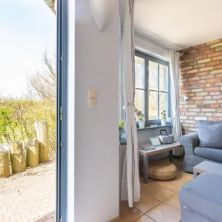 Apartment Strandhaus Wustrow - 1 *